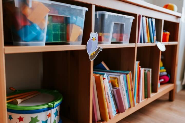estantería Montessori